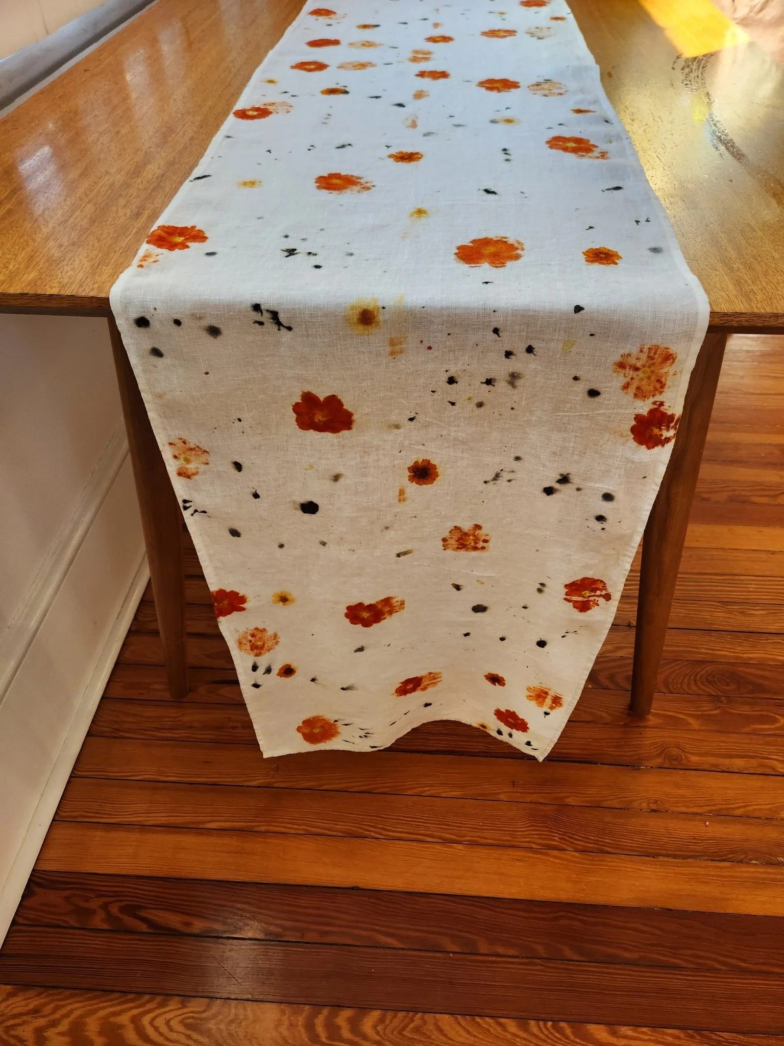 Flower-Printed Linen Table Runner - Image 10